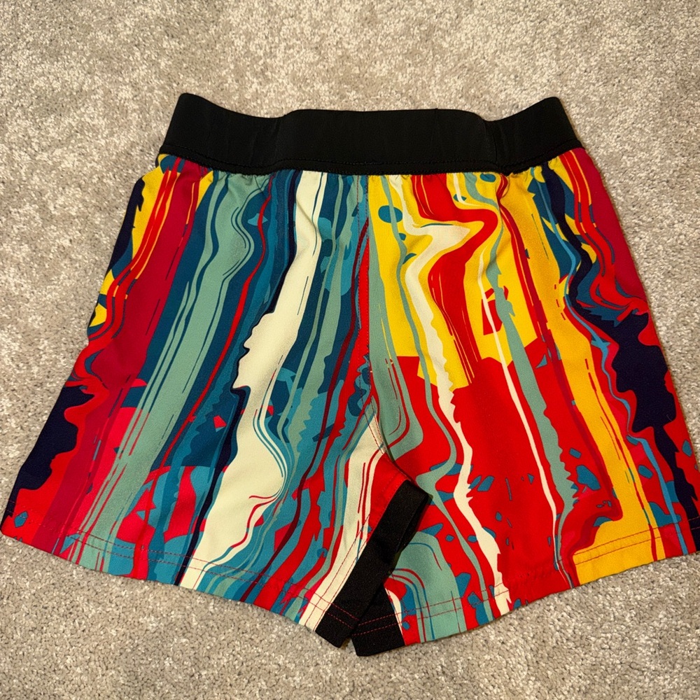 Boys TachHuntFish Biggie shorts in size 12